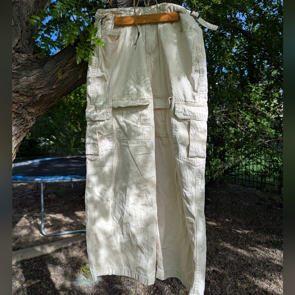 Forever 21 Cream Cargo Pants Relaxed Fit